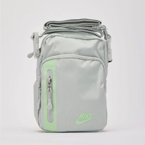 NWT Nike elemental premium crossbody bag unisex